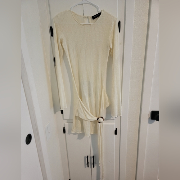 White Fox Long Sleeve Knit Tortoise Belted Ceam Mini Dress Small - Picture 1 of 9